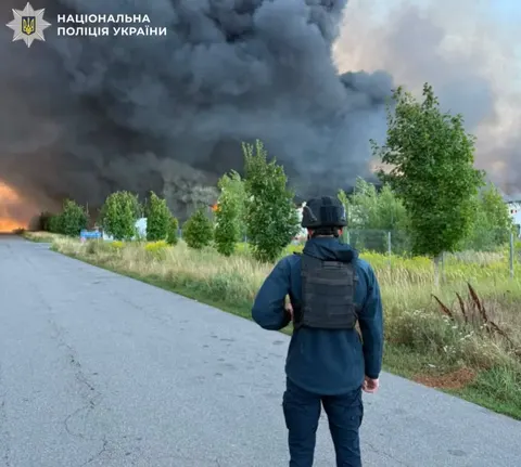 Атака на Київщину: 13 загиблих, 40 поранених, у Борисполі ворожі удари по складах і Червоному Хресту