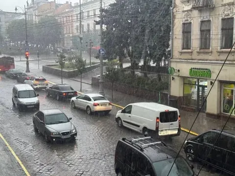 У Чернівцях до Дня Незалежності: орган, джаз і ляльки
