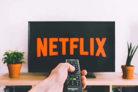 Netflix в Україні: скільки коштує підписка та що пропонують тарифи