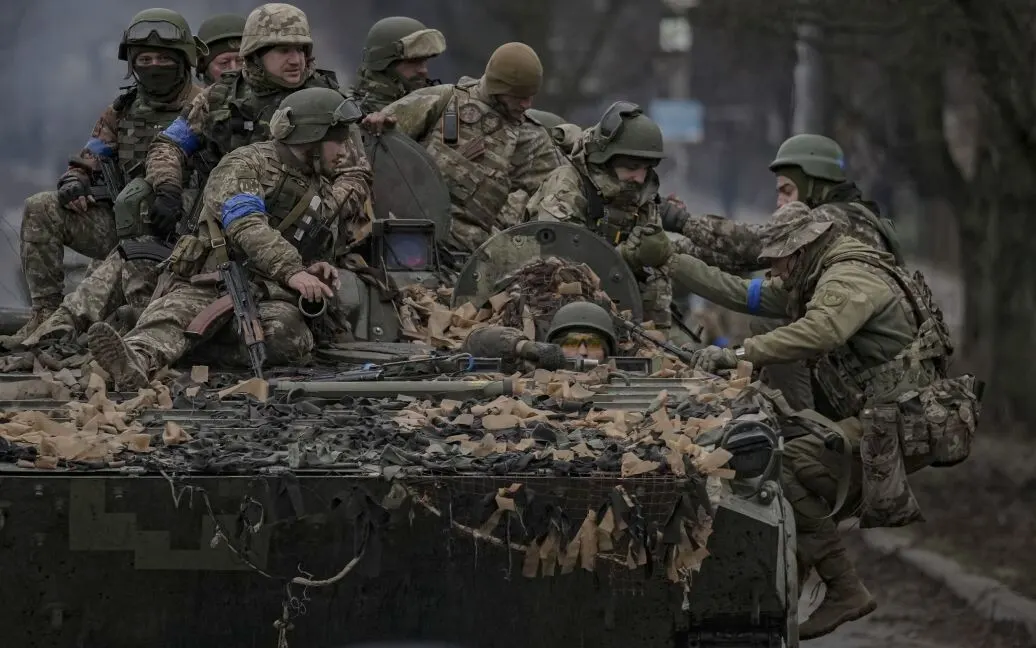 Туск назвав місячні втрати України: 27 тисяч убитих і поранених